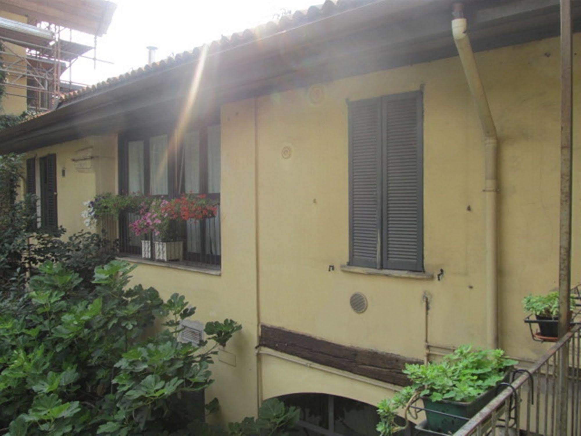 Couette-café Gioia House